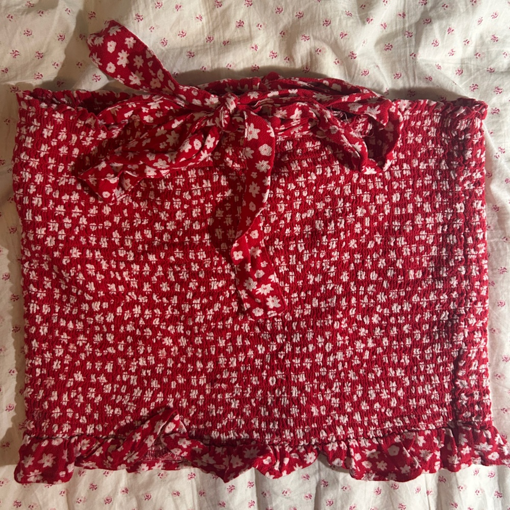 American Eagle Outfitters Red and White Floral Top